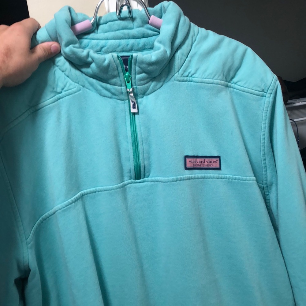 Vineyard Vines pull over